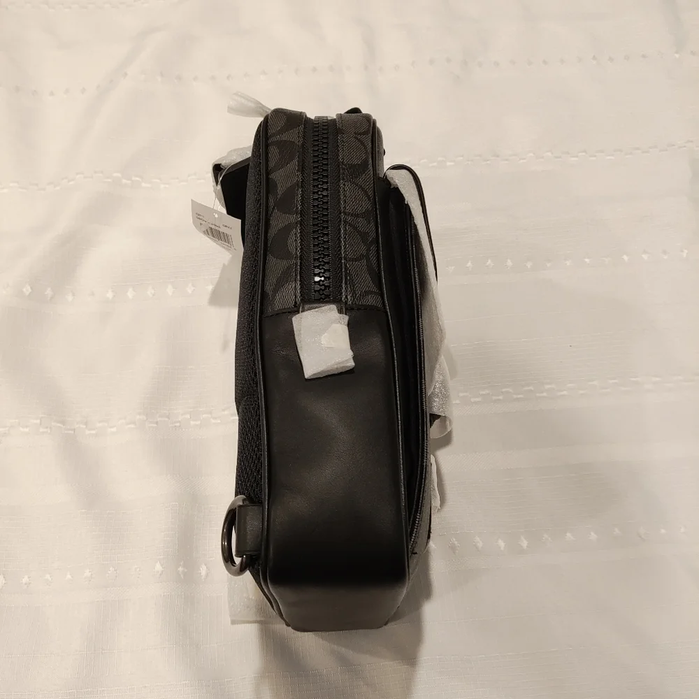 Coach Track Pack in Signature Canvas - Picture 4 of 6